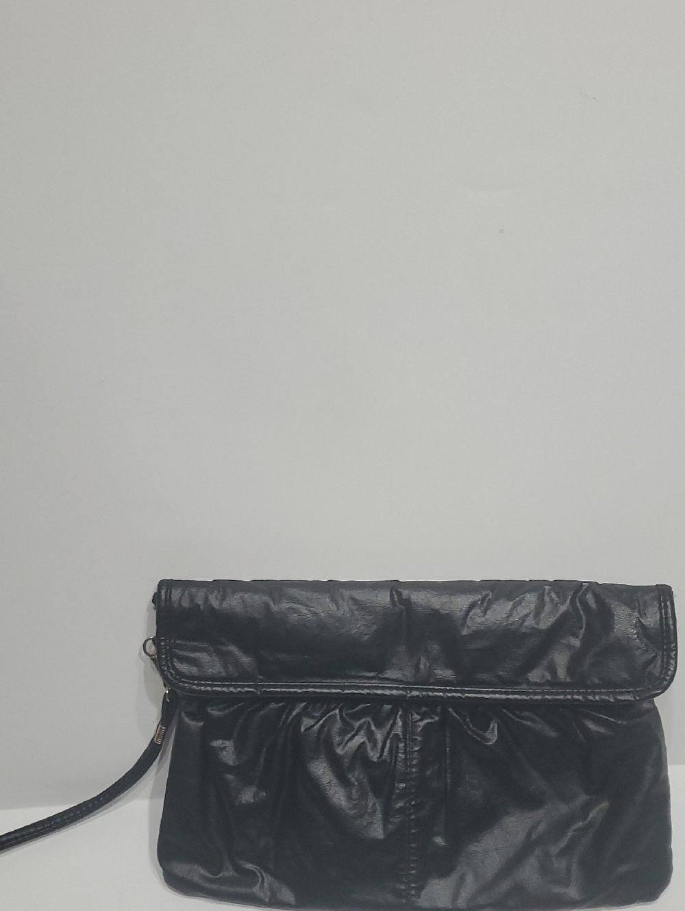 Classic Vintage Black Fold-Over Clutch Bag - Sleek Women's Wristlet